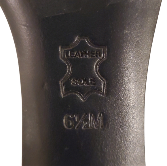 Tory Burch Leather Heeled Loafers, Cream  Size 6.5M - Picture 7 of 9